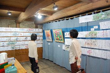 ユニークな手作り作品が多彩に展示