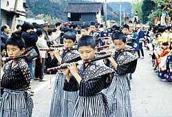 振毛槍並に子ども楽 山北賀茂神社