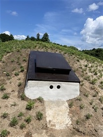 石室入り口扉